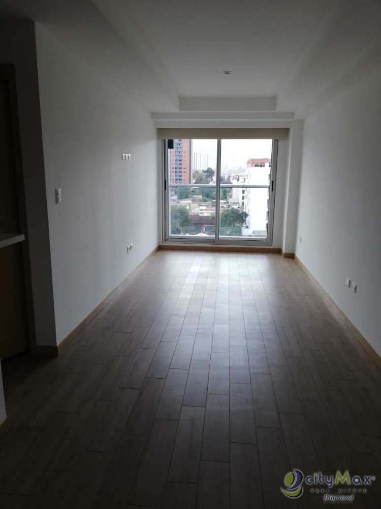 Apartamento de 2 habitaciones en zona 10 — foto 2