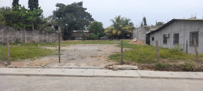 PROPIEDAD EN #RENTA O #VENTA EN IZABAL - 1