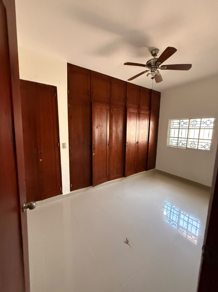 VENTA DE CASA FRENTE AL ASILO MAO VALVERDE - 6
