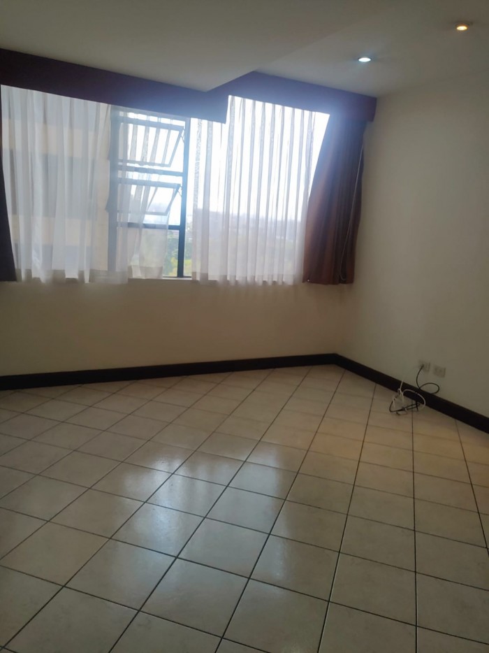 Rento apartamento amueblado en edificio de zona 10 — foto 11