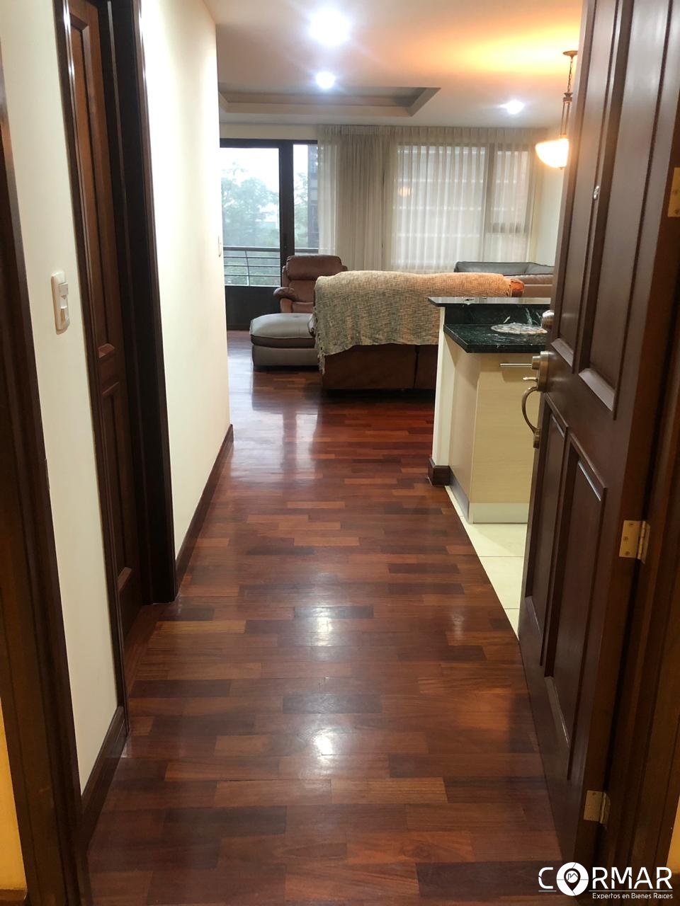 Apartamento en alquiler, zona 10 - Image 1