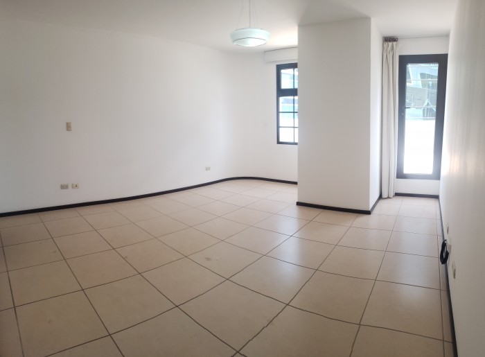 Vendo Apartamento para inversion con 105Mts en Zona 10 - Image 1