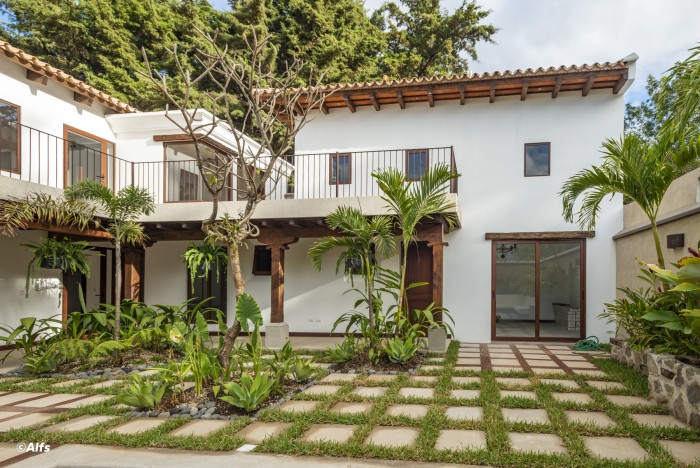 VENTA Hermosa y Lujosa Casa Estilo Colonial - Miniatura 11