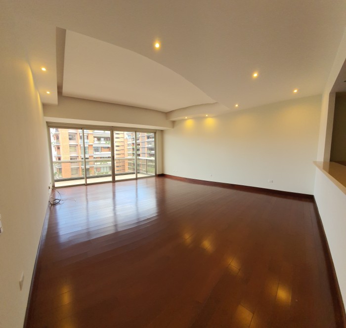 Alquilo Apartamento con 160Mts en Tiffany Zona 14 - Image 2