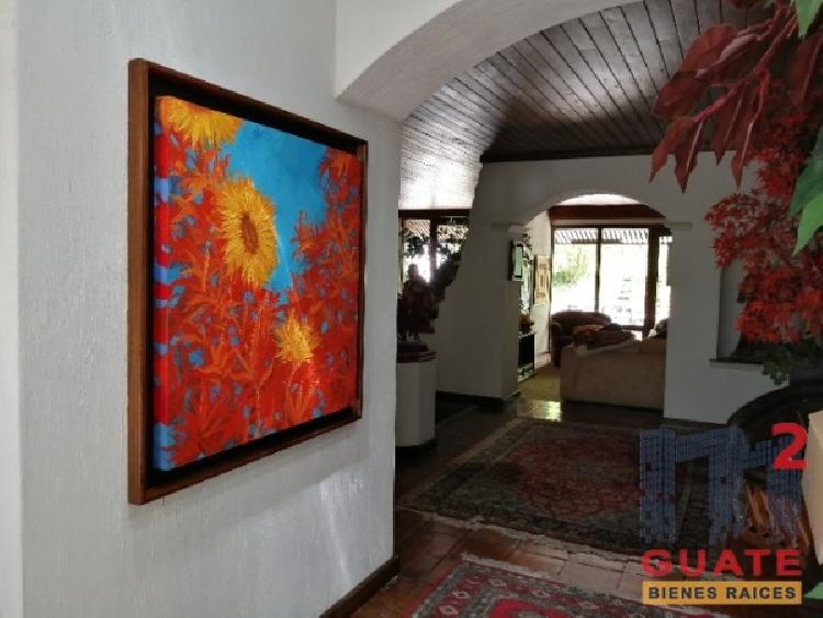 Casa de 675 m2 de construcción, en Renta Zona 16