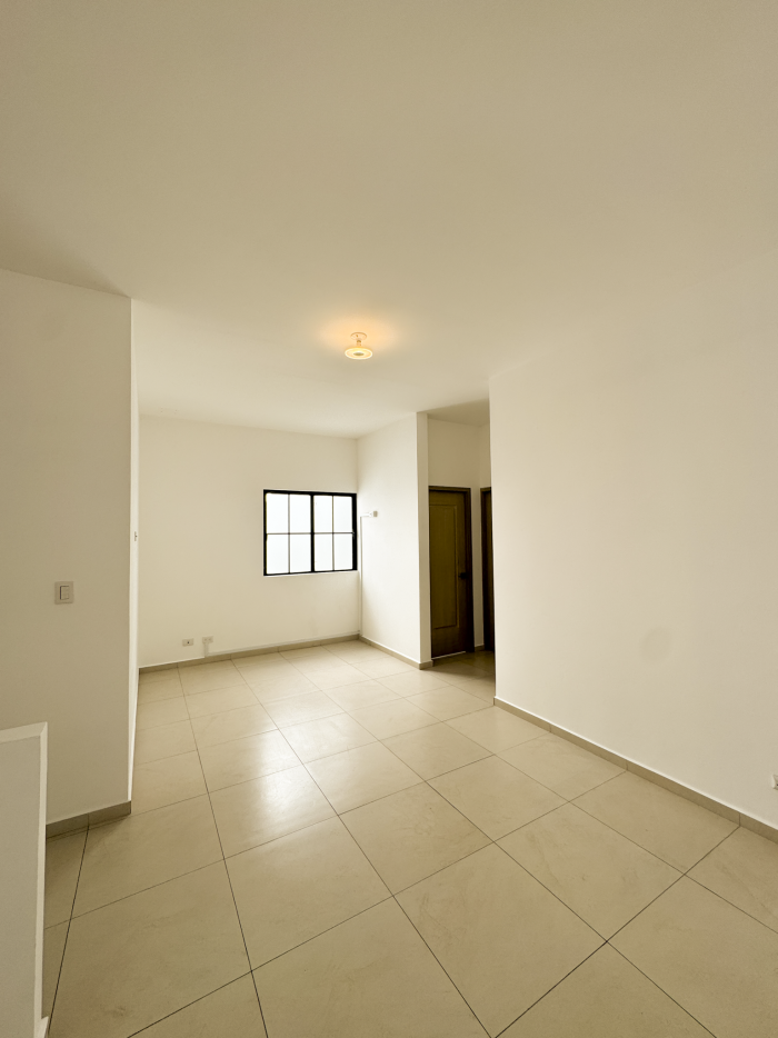 Casa con amplio jardín en venta o alquiler Res Antibes - 13