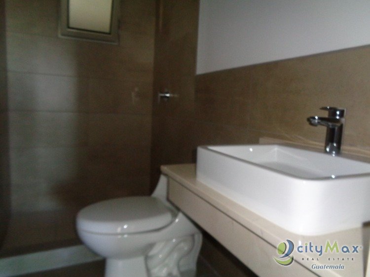 SE VENDE Apartamento en Zona 15 - Miniatura 3