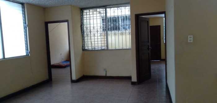 Rento casa comercial en Av. Las Américas z. 13 — foto 10