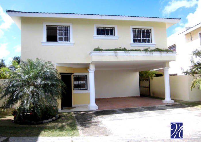 casa en proyecto cerrado Santiago, con patio y jacuzzi — foto 4