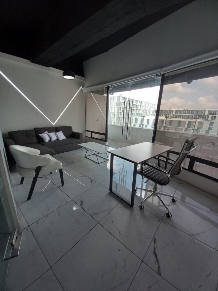 Plus Real Estate, renta oficina en zona 10 — foto 4