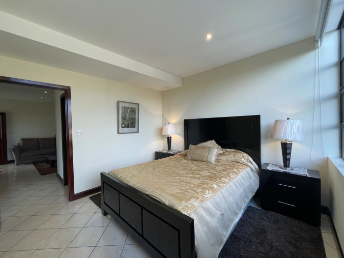 Plus Real Estate renta / vende apartamento en zona 10 — foto 5