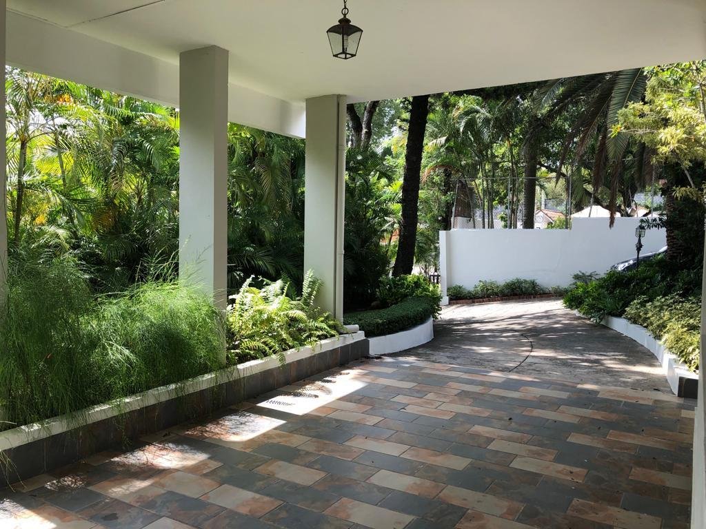 VENTA CASA EN EXCLUSIVO SECTOR DE SANTIAGO — foto 2