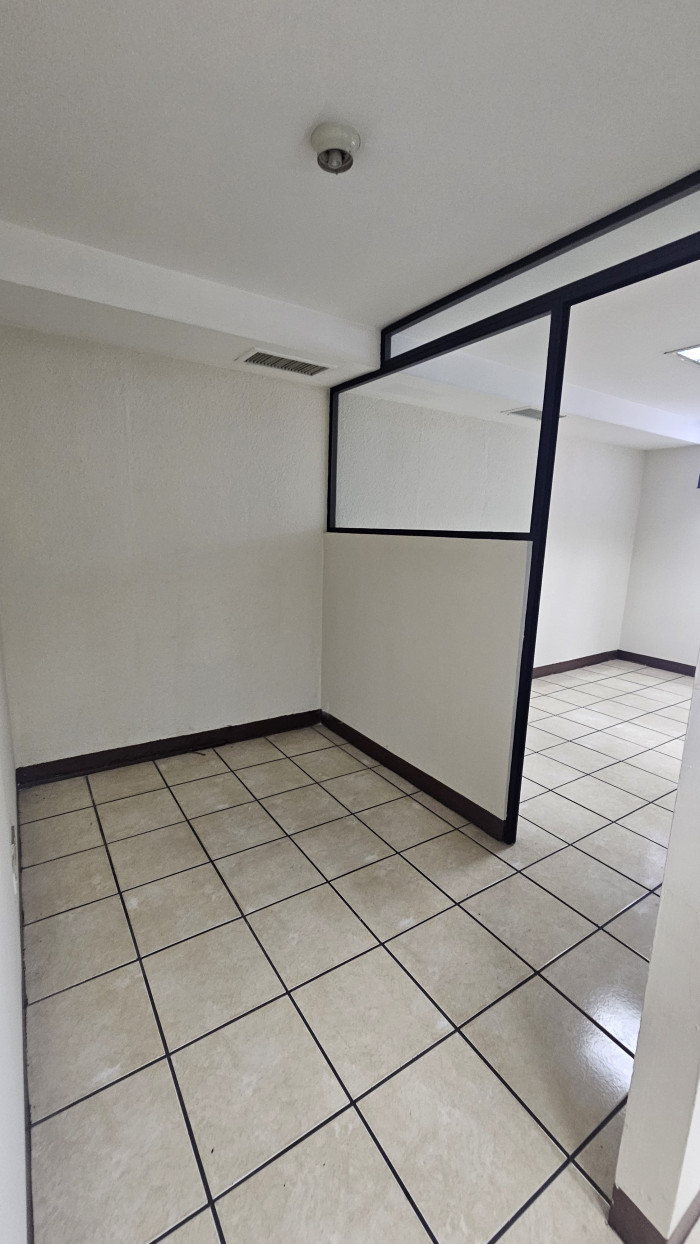OFICINA EN #RENTA EN ZONA 9 — foto 3