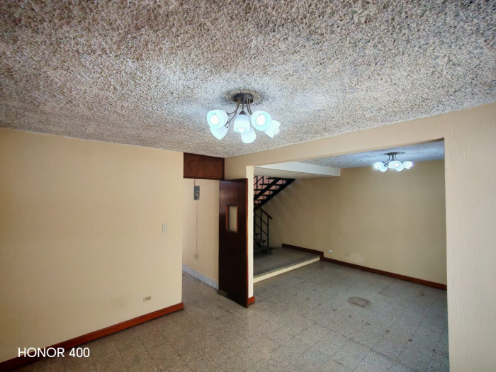 Rento Casa en Villa Fontana, Mariscal Zona 11 - Miniatura 7