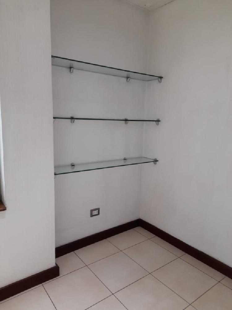 Rento Oficina en Zona 10 — foto 5