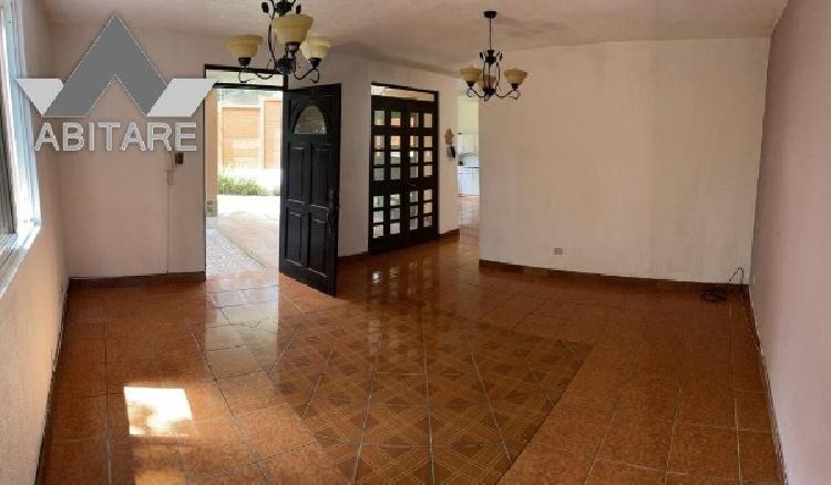 Casa en venta en zona 9, Mixco