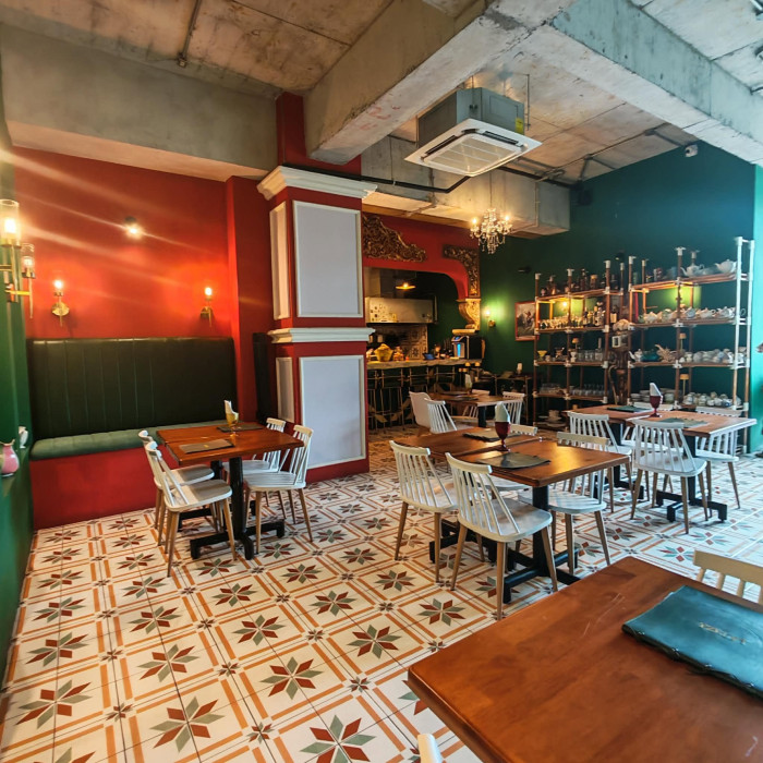 Local comercial renta zona 14 en Edificio Residencial - 1