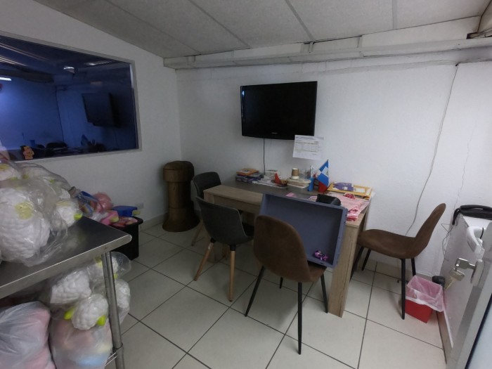 Bodega en Venta Zona 1 a pocas cuadras del MP - Image 2
