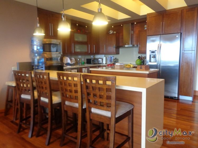 SE VENDE y RENTA Apartamento Exclusivo En Zona 10 - Image 1