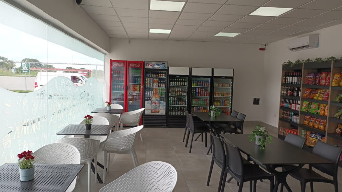 Local comercial en alquiler, en Higüey - 2