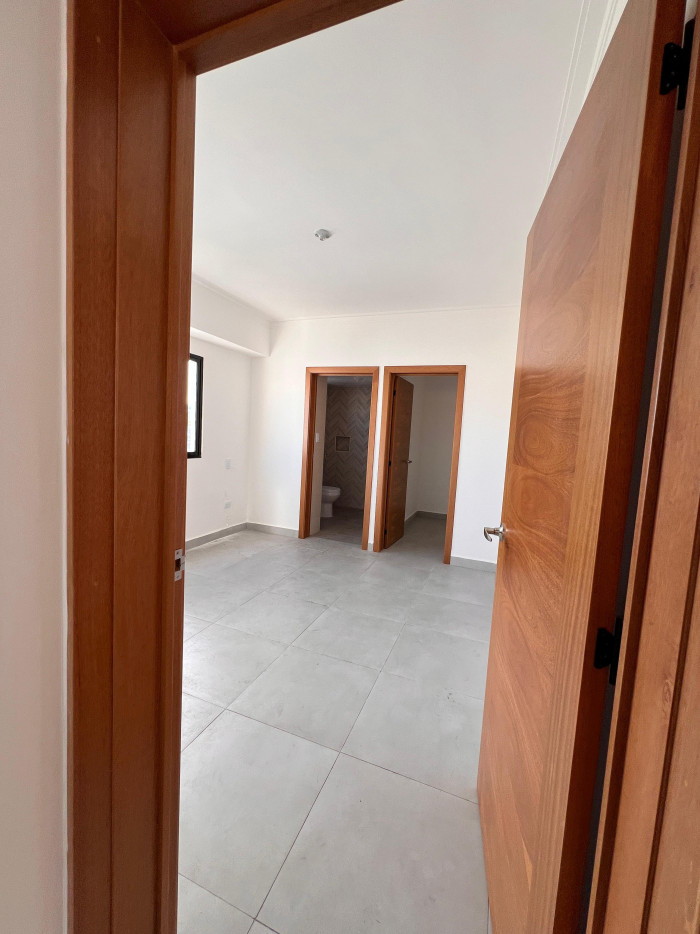 En Renta Apartamento en Evaristo Morales DN — foto 2
