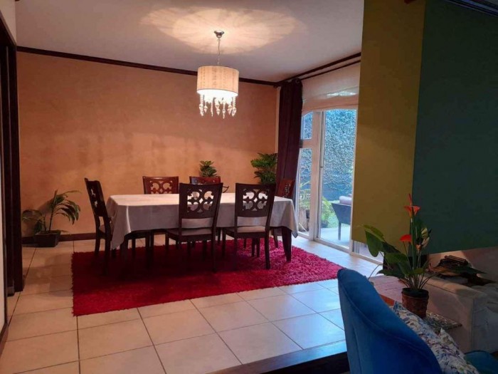 Casa en RENTA, zona 16 Ensenadas de San Isidro