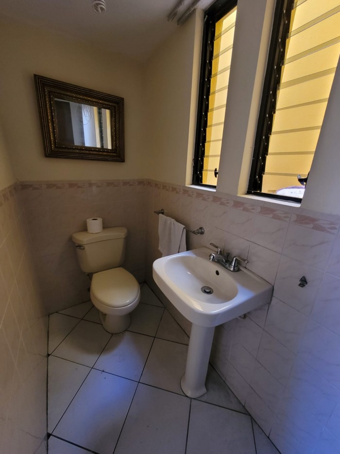 Venta/Compra Casa en Residencial Villa Sol, z.12 - Image 2