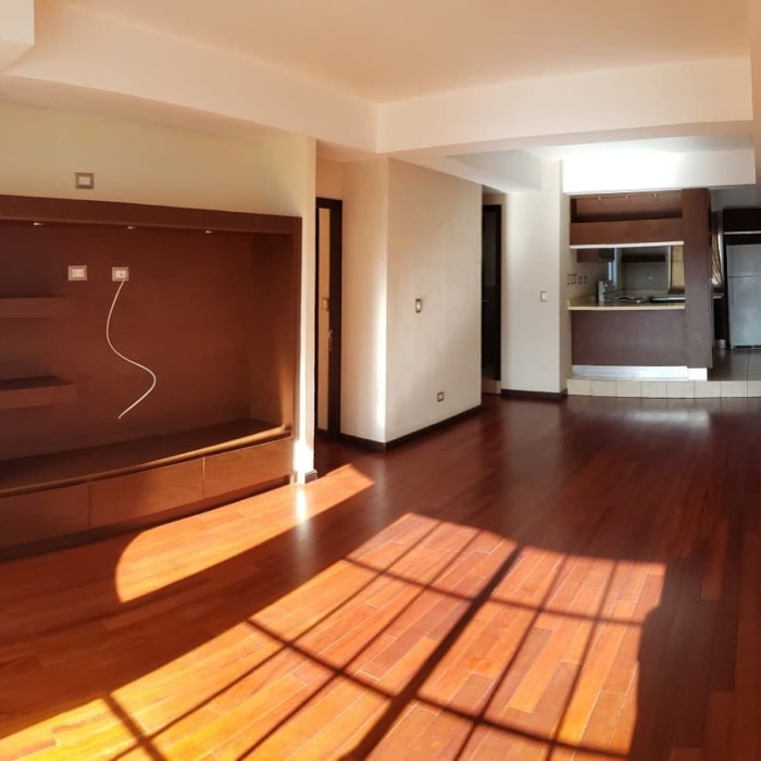 VENDO Apartamento en Las Vistas, Zona 16 - Image 2