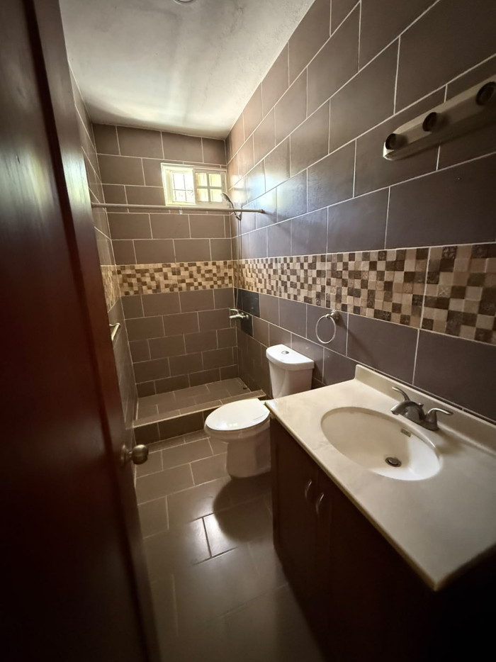 VENTA DE CASA FRENTE AL ASILO MAO VALVERDE - 11