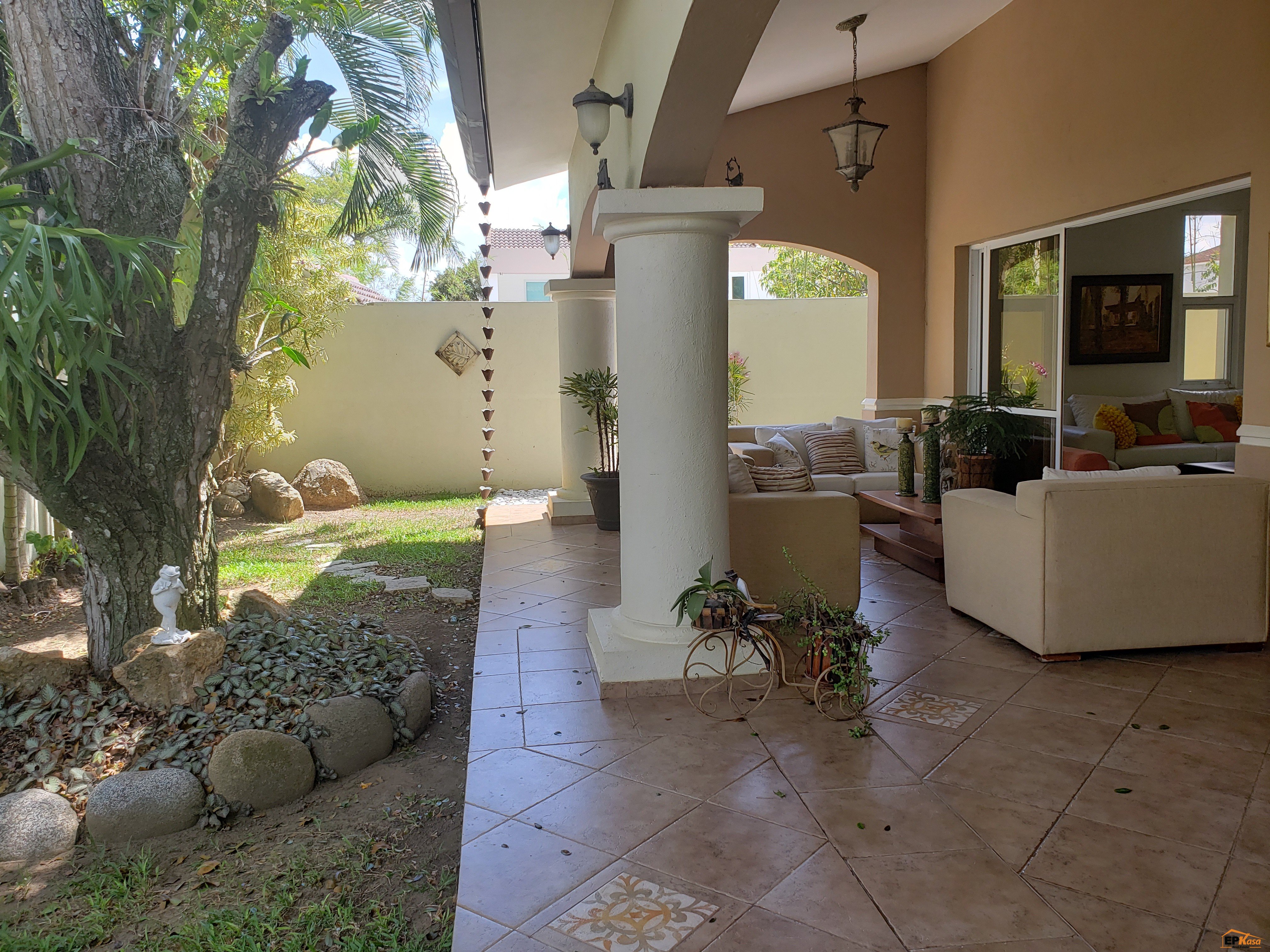 Casa en Residencial Los Samanes, Santiago, RD — foto 5
