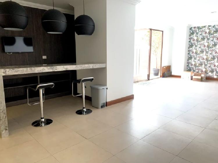 APARTAMENTO EN RENTA EN ZONA 10 — foto 2