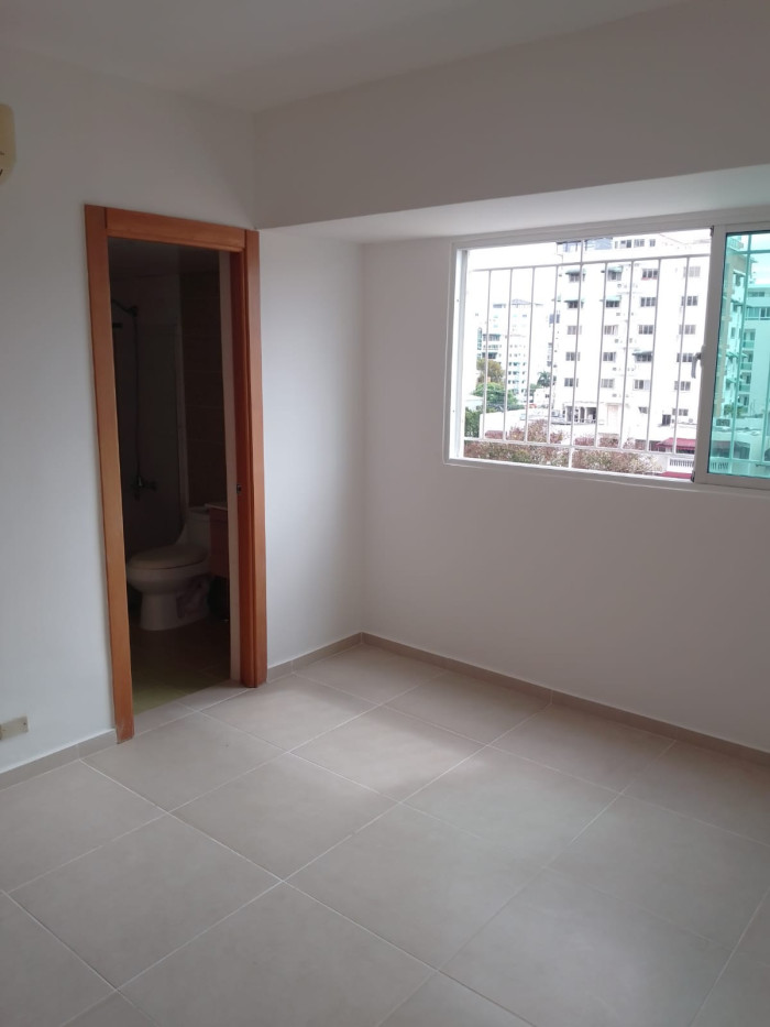 Apartamento en Alquiler en Evaristo Morales - 4