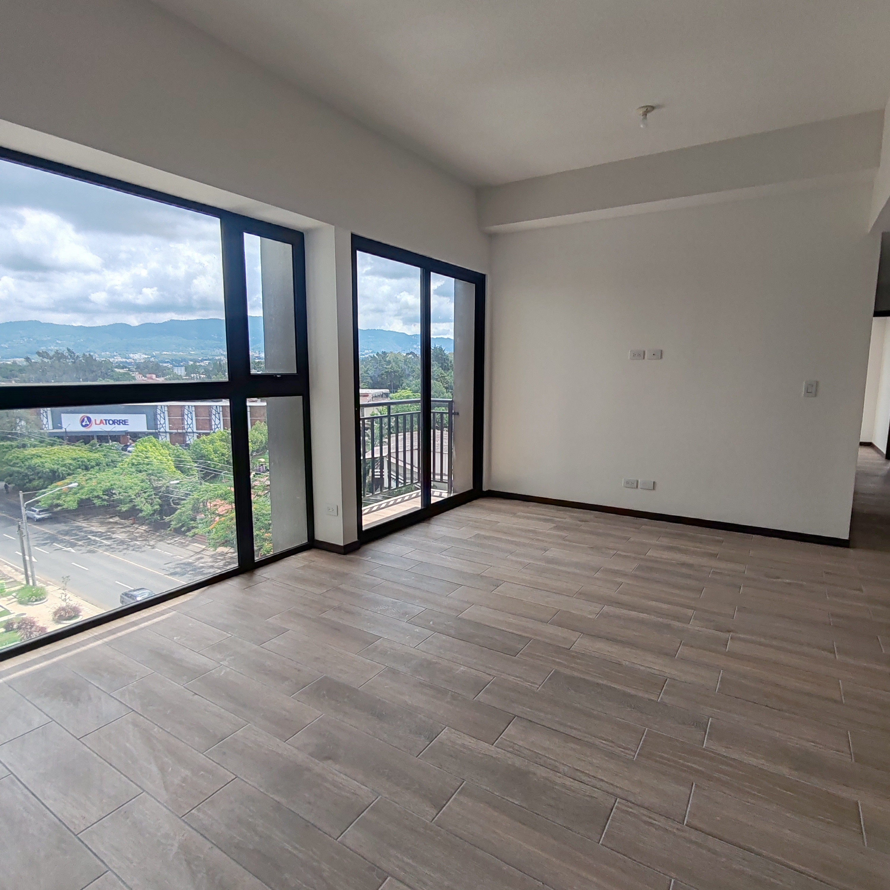 Apartamento de 3 Habitaciones en venta Altaire z.11 - Miniatura 2