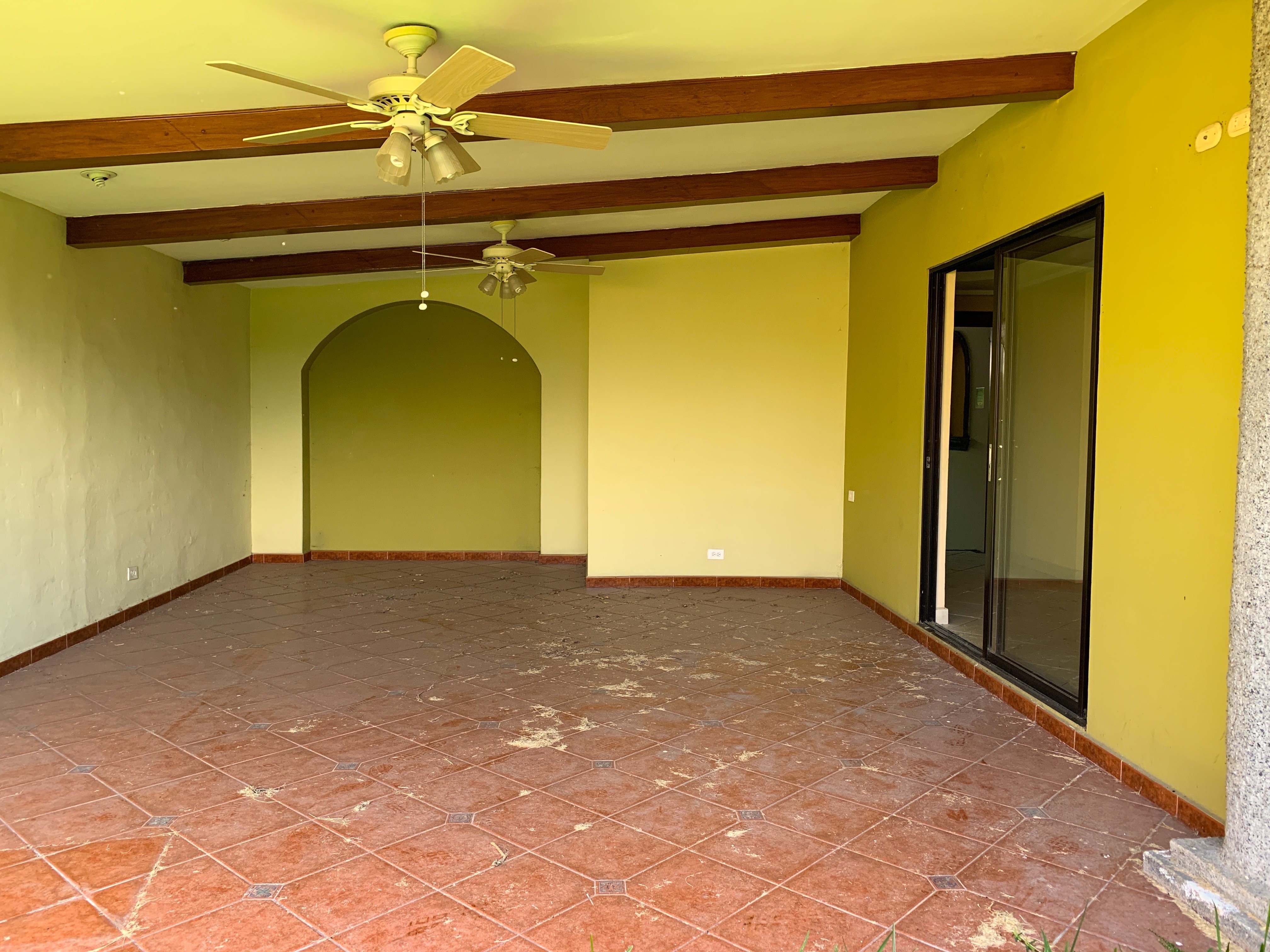 San Benito, casa de un nivel, venta o alquiler. — foto 3