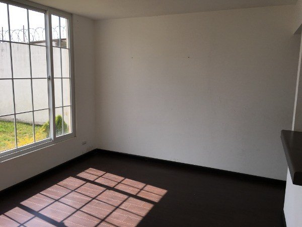 CASA EN REMATE BANCARIO!! Exclusivo Carr. Salvador — foto 8