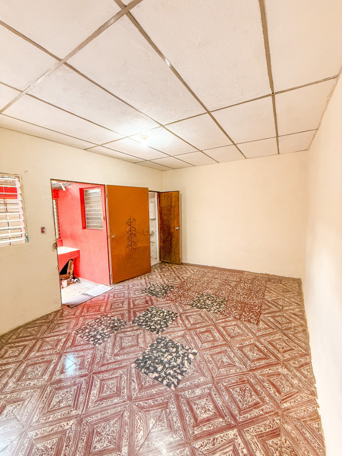 Casa con potencial comercial en venta en Santa Ana - 4