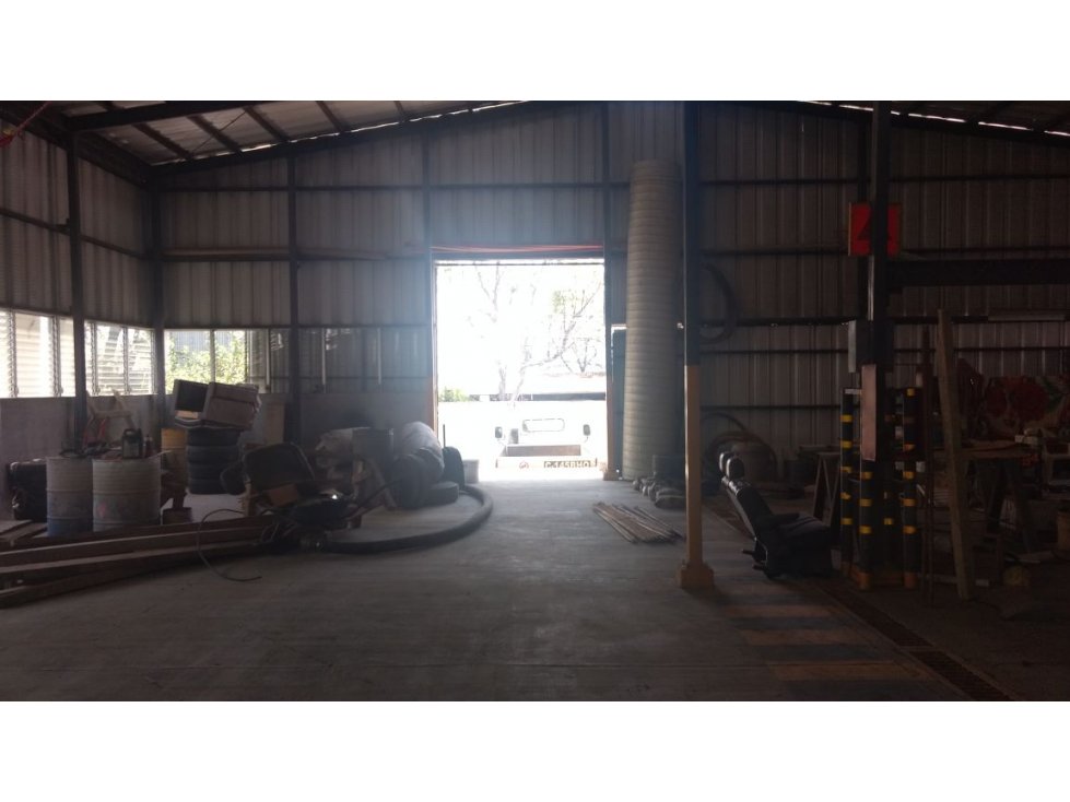 Nave industrial con vivienda en zona 12 - 3