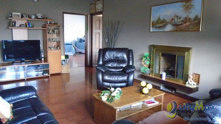 VENDO CASA EN EXCLUSIVO RESIDENCIAL ZONA 10 - Miniatura 5