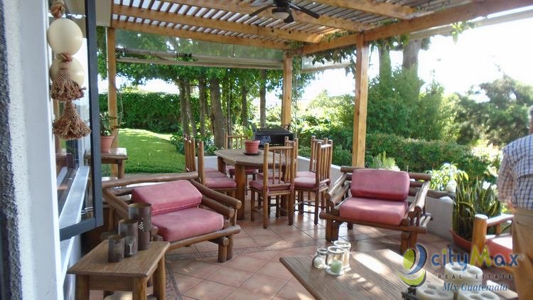 VENDO CASA EN EXCLUSIVO RESIDENCIAL ZONA 10 - Miniatura 11